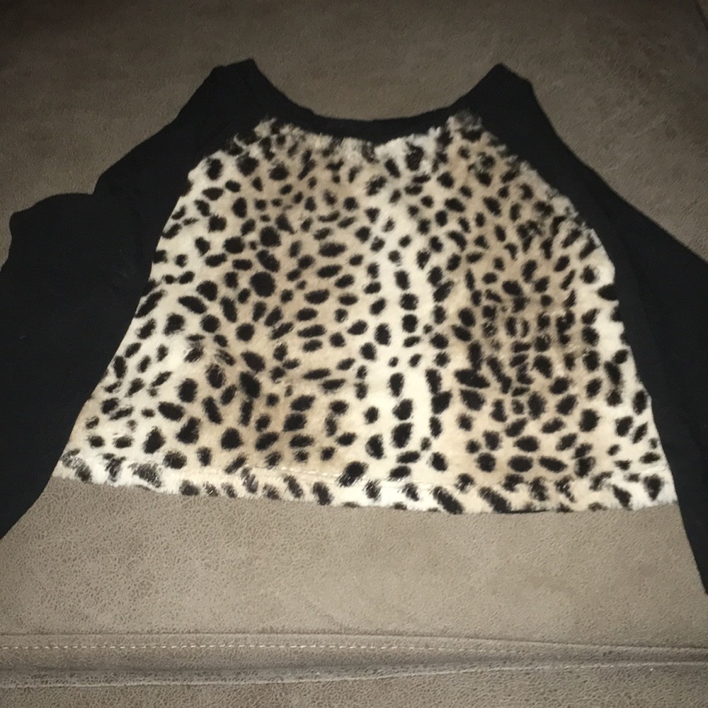 Girls crop top.